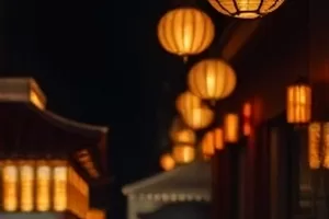 《青瓦白墙》封面，雨后青瓦与一面斑驳白墙